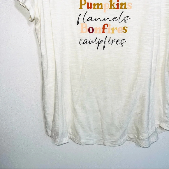 Maurices White Hayrides Pumpkin Bonfires Short Sleeve Graphic Tee Large Women’s - Picture 6 of 12